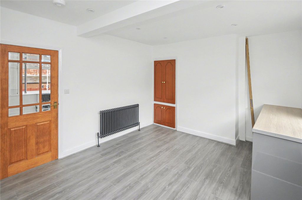 Property photo 3 of 12 Picture 3