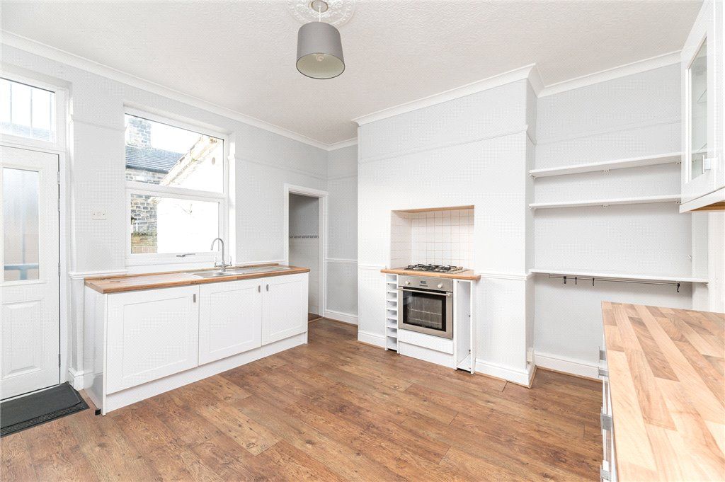 Property photo 3 of 15 Kitchen