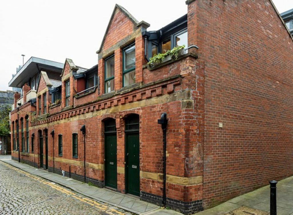 Property photo 1 of 8 Barton49857559Barton595854.Jpg