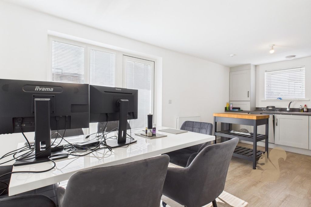 Property photo 3 of 10 Cam05565G0-Pr0027-Still001.Jpg