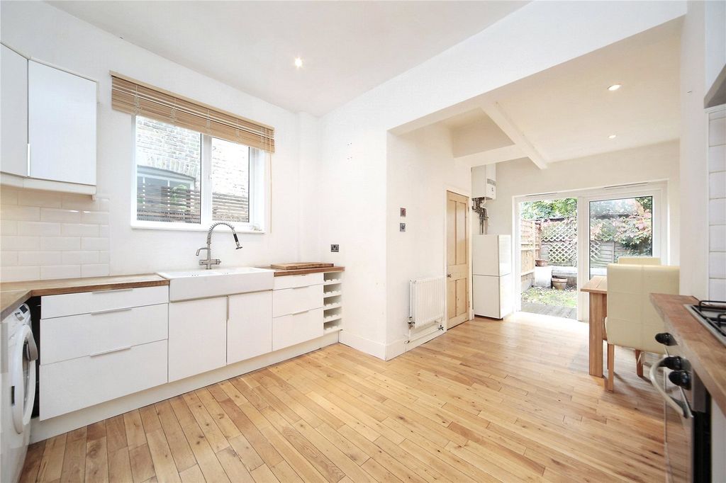 Property photo 1 of 9