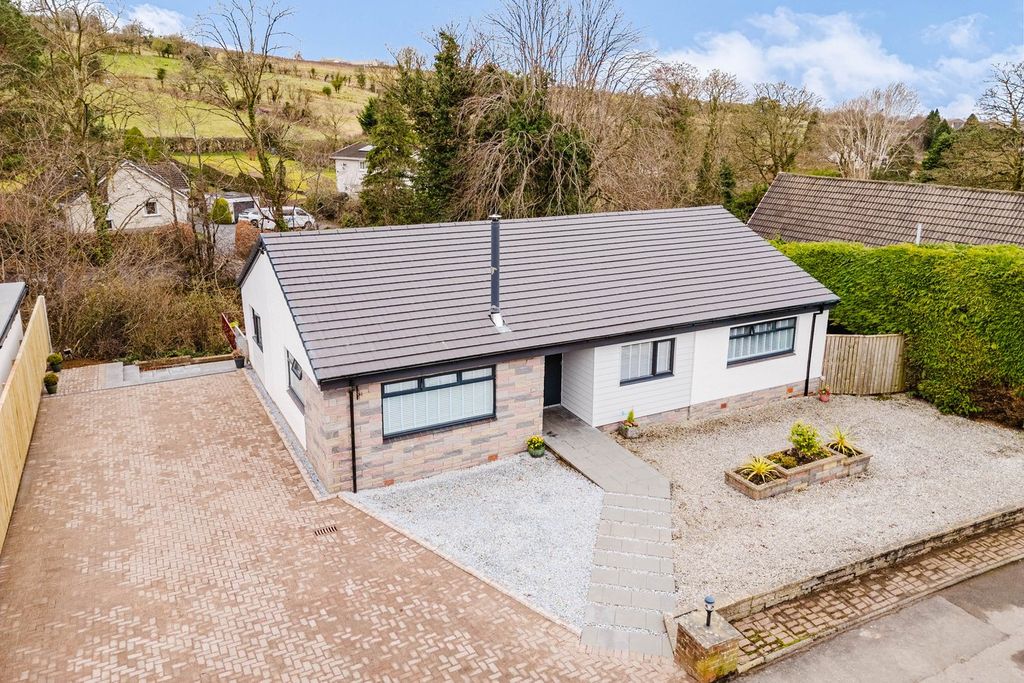 Property photo 1 of 30