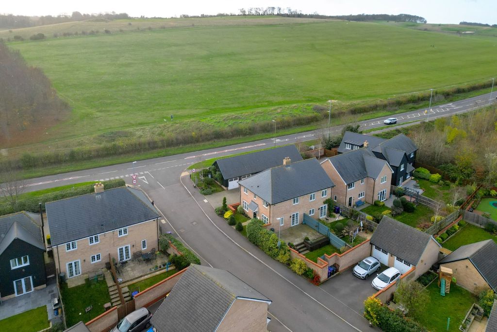 Property photo 2 of 25 4574322