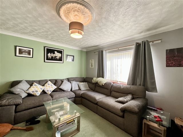 Property photo 2 of 19 Lounge