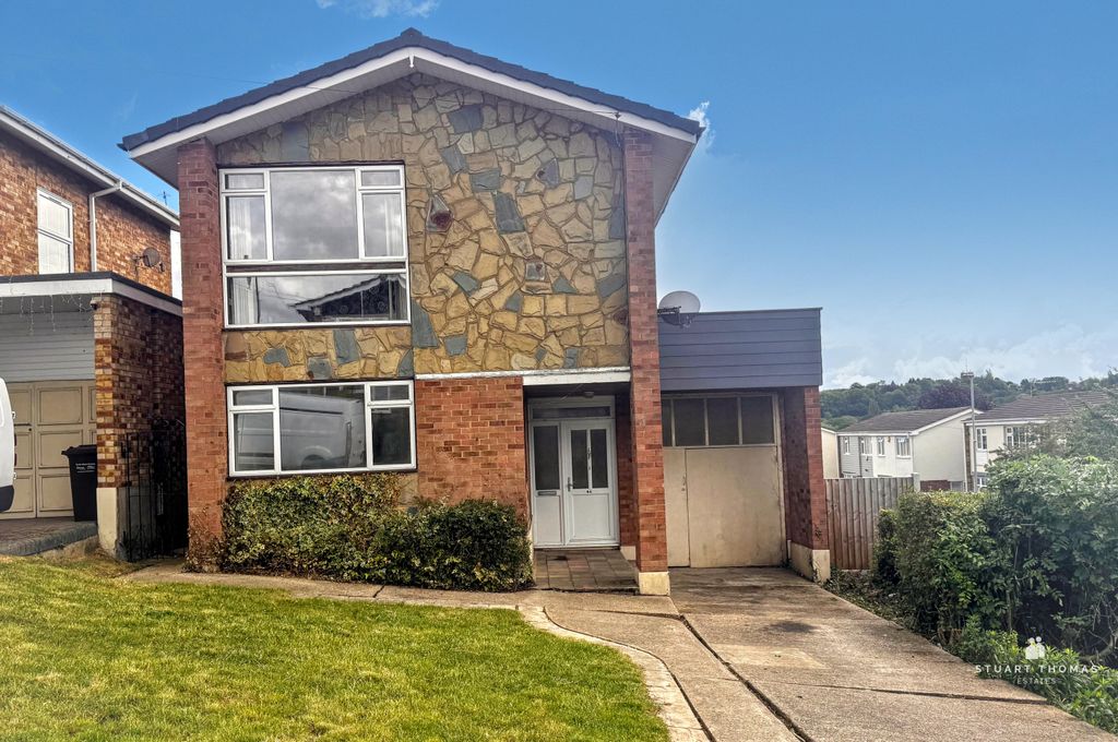 Property photo 1 of 18