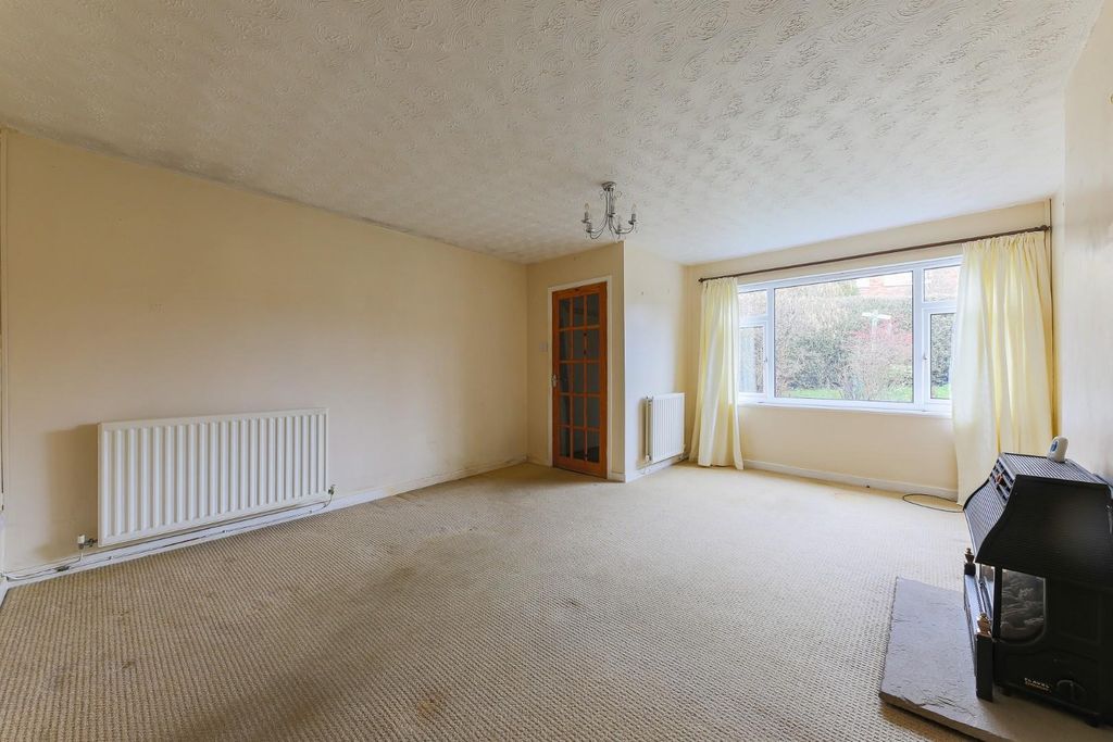 Property photo 3 of 17 Sitting Room.Jpg