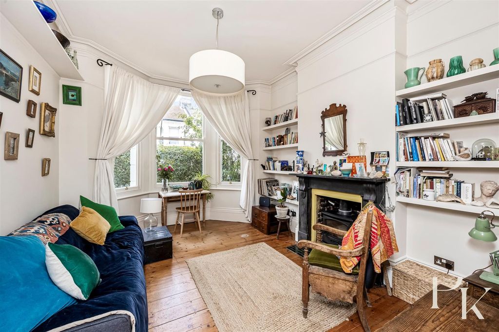 Property photo 2 of 19