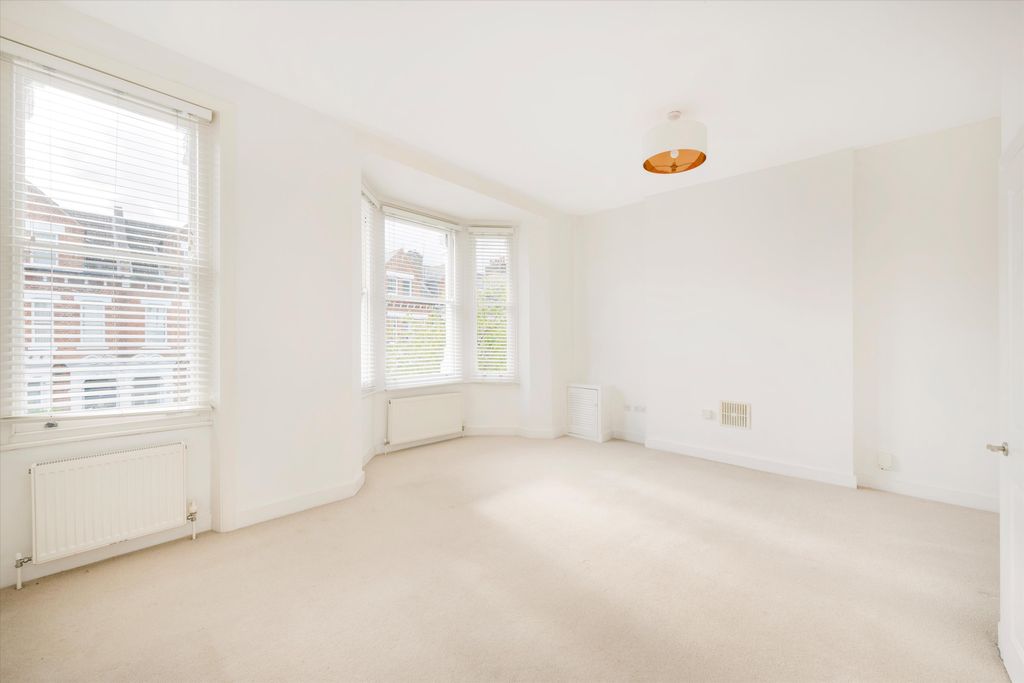 Property photo 1 of 8 Image