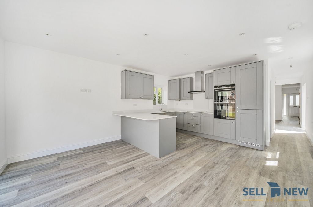 Property photo 2 of 21 Open Plan