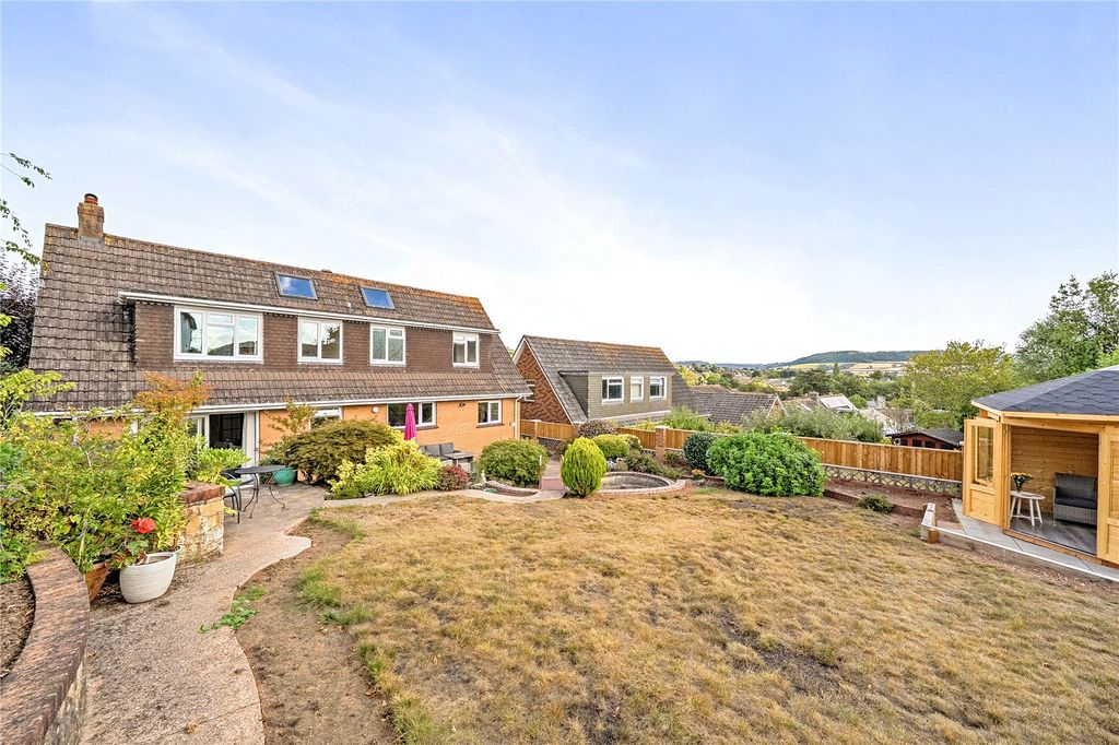 Property photo 2 of 17 Picture No. 21