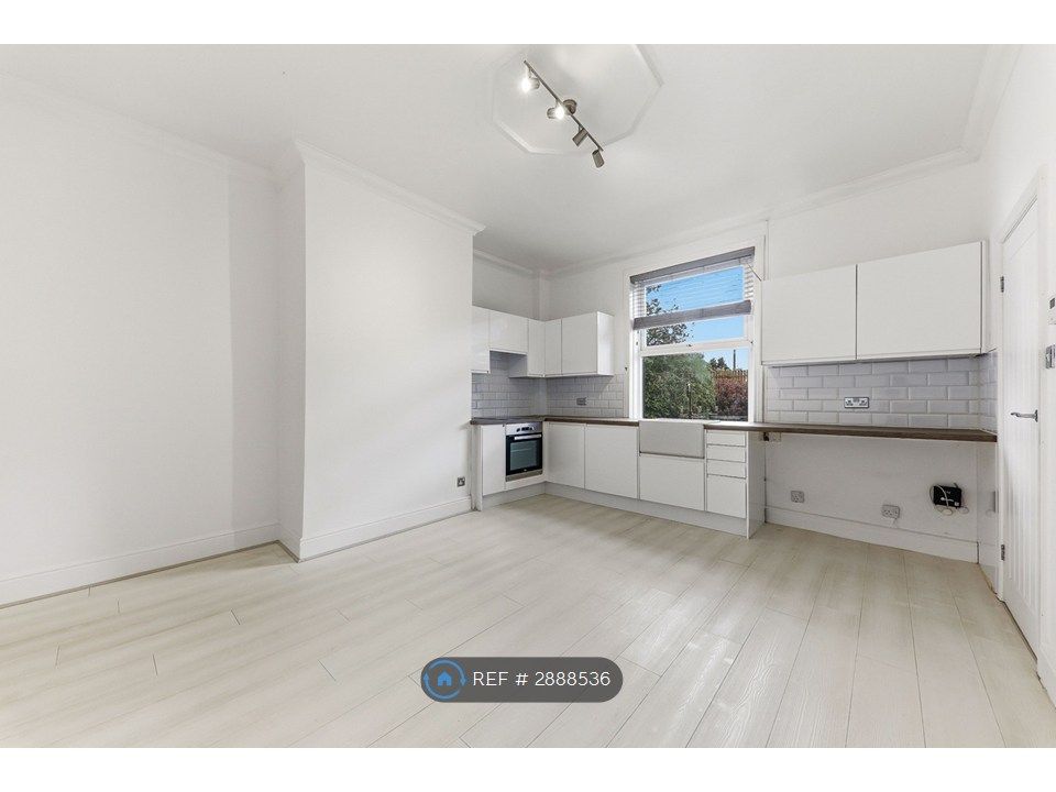 Property photo 1 of 13 Kitchen 1