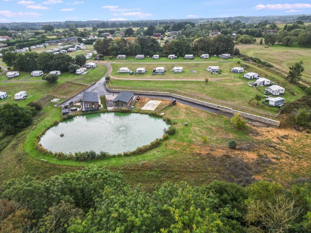 Property photo 1 of 16 Lakesidea