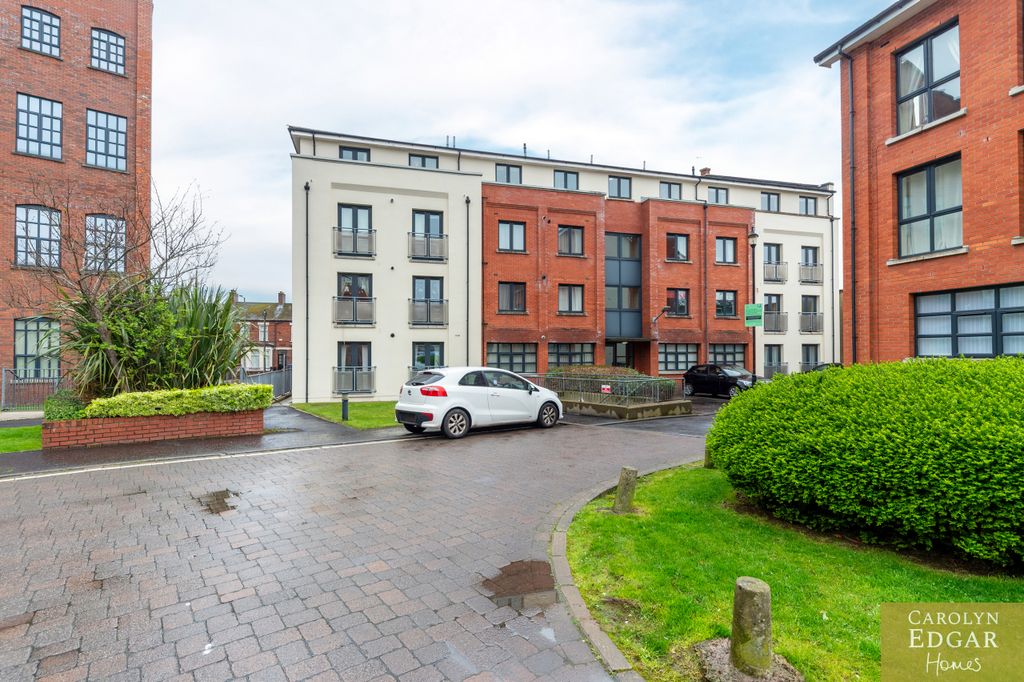 Property photo 1 of 15 002