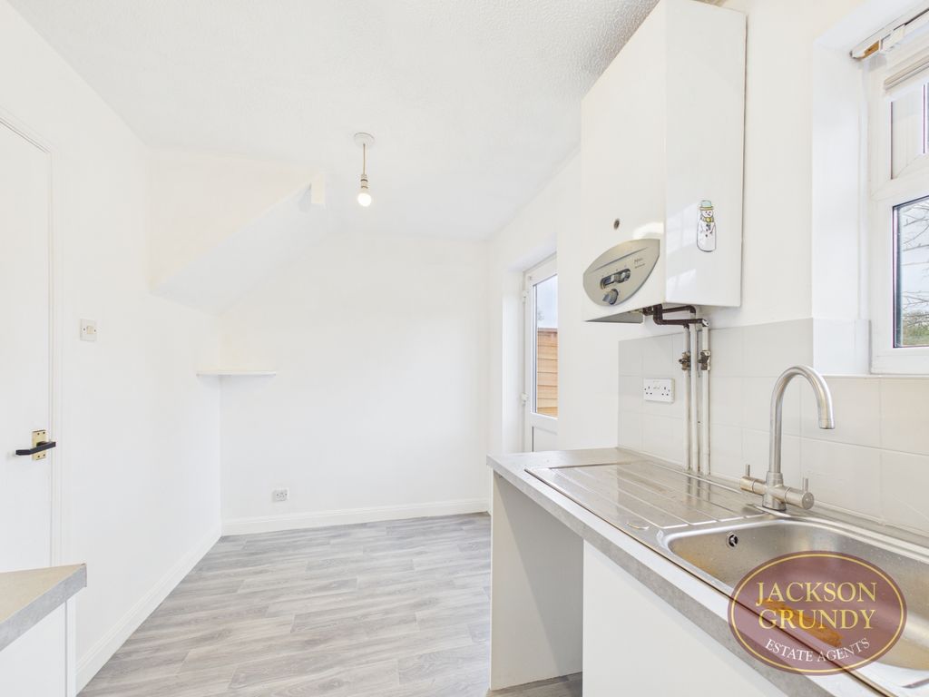 Property photo 3 of 11 Ludlow Close