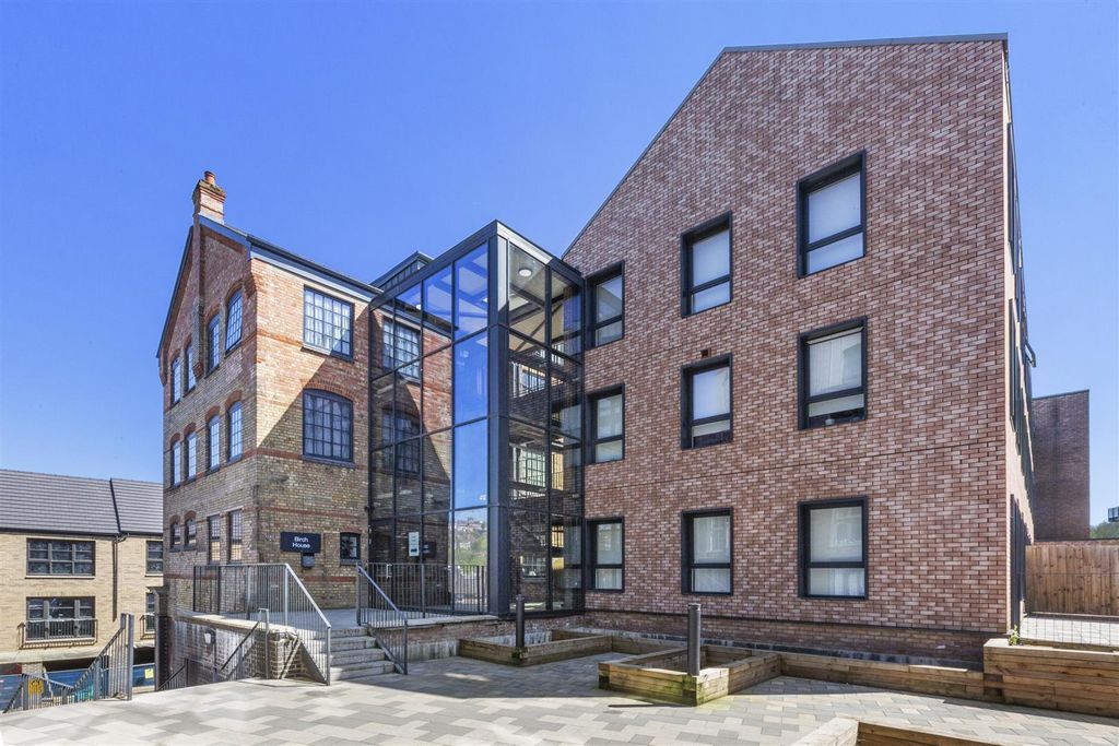 Property photo 1 of 9 Front Aspect