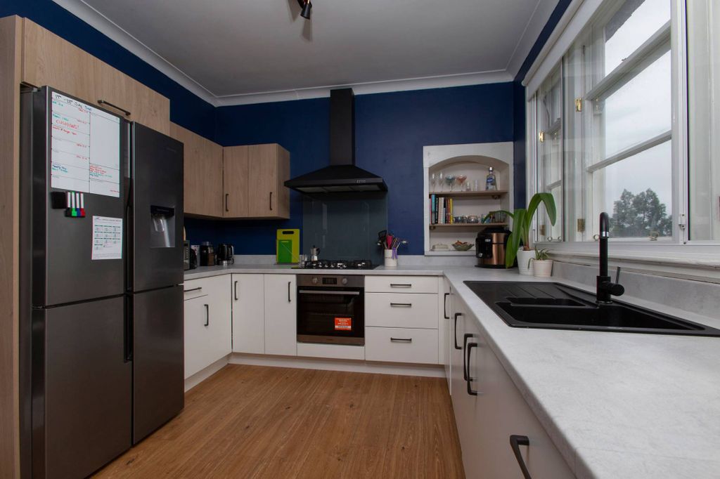 Property photo 3 of 22