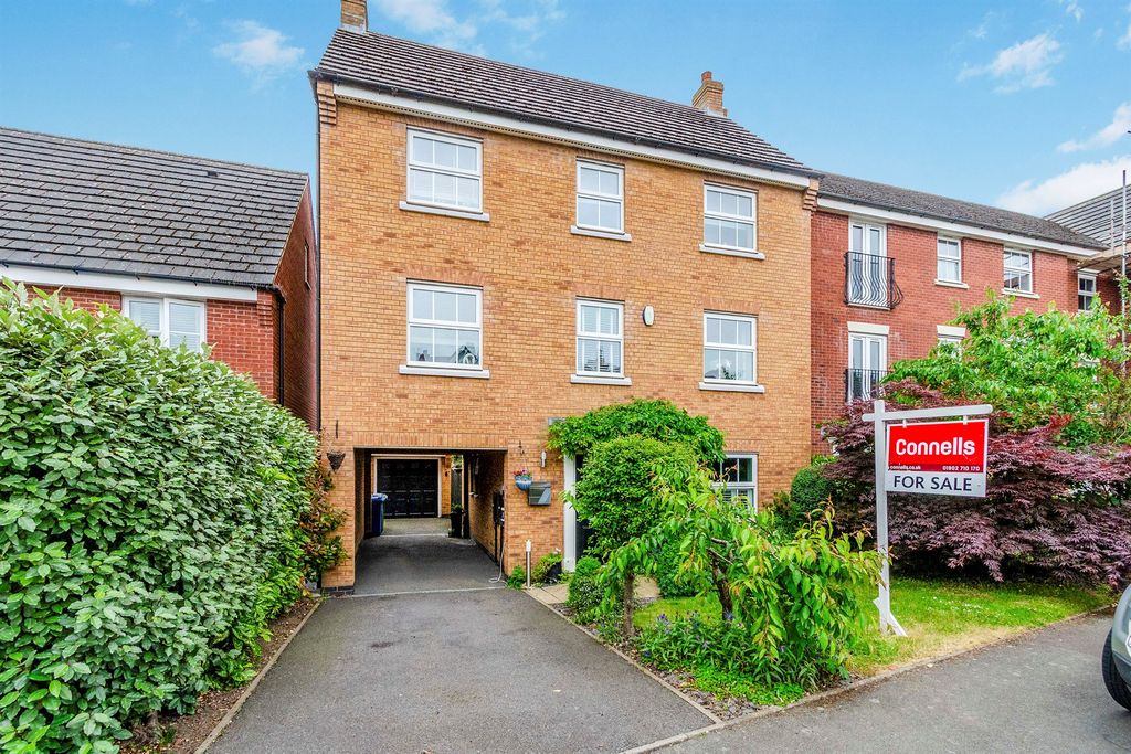 Property photo 1 of 17