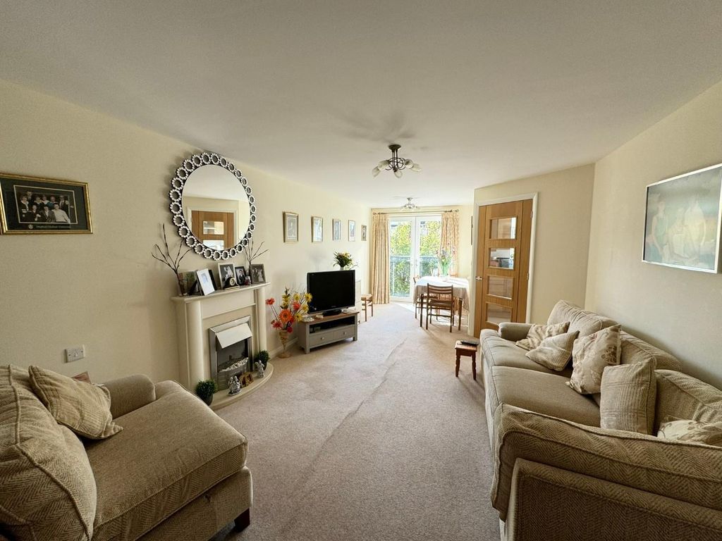 Property photo 2 of 46