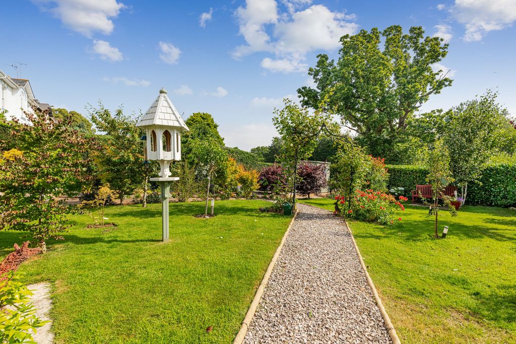 Property photo 2 of 61