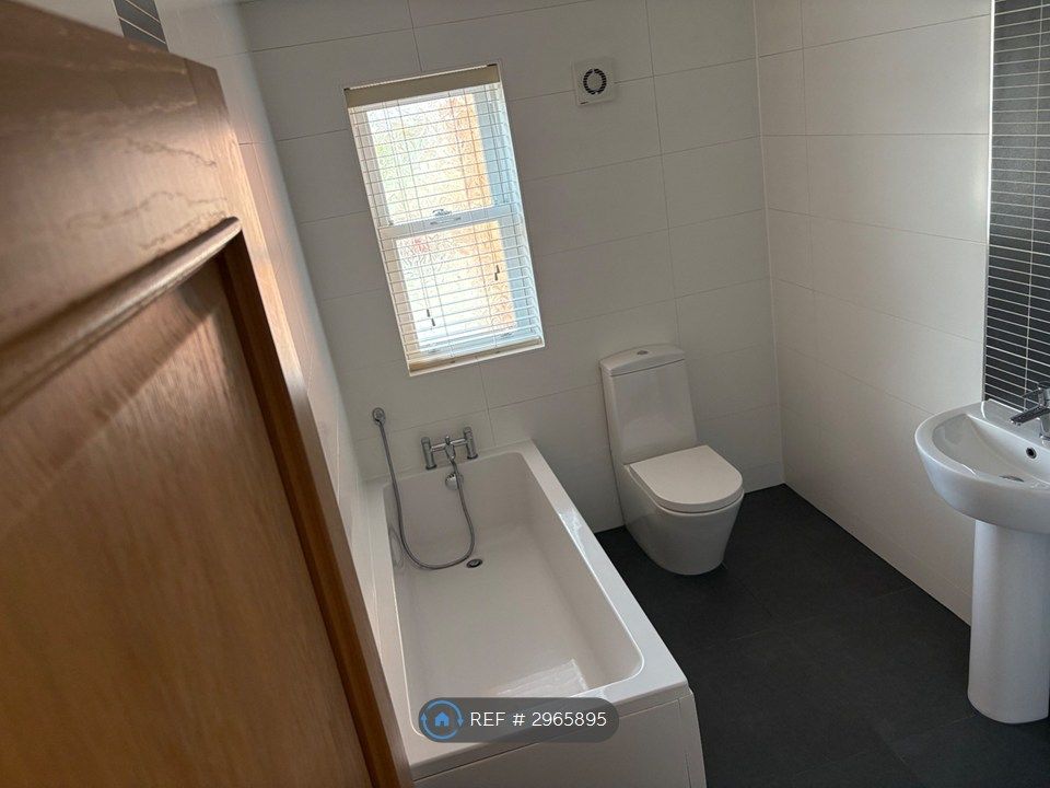 Property photo 3 of 12 Bathroom