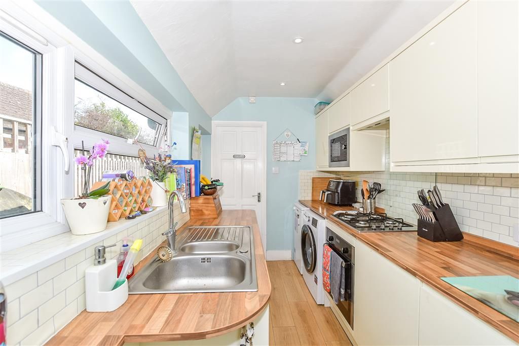 Property photo 1 of 17 Kitchen