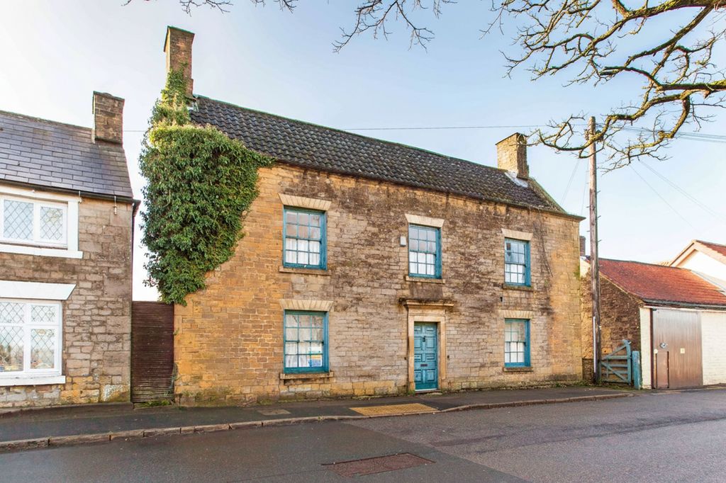 Property photo 1 of 46