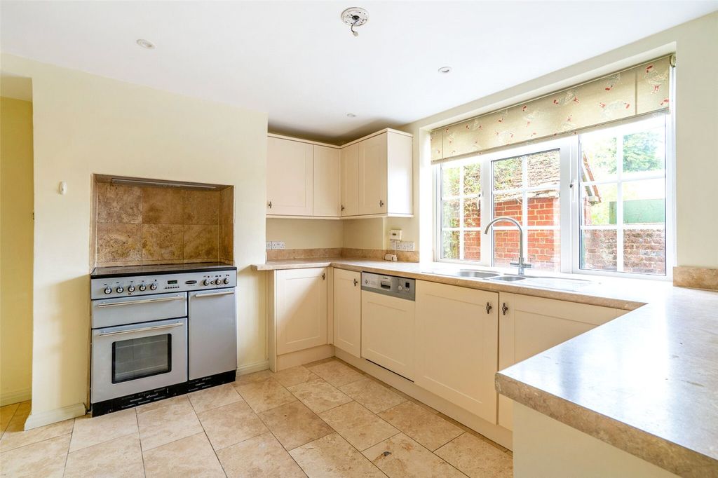 Property photo 3 of 15 Picture No. 06