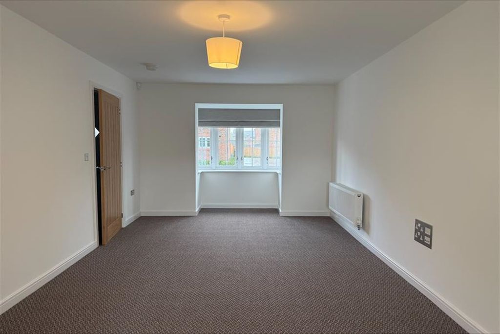 Property photo 3 of 20 (Main)