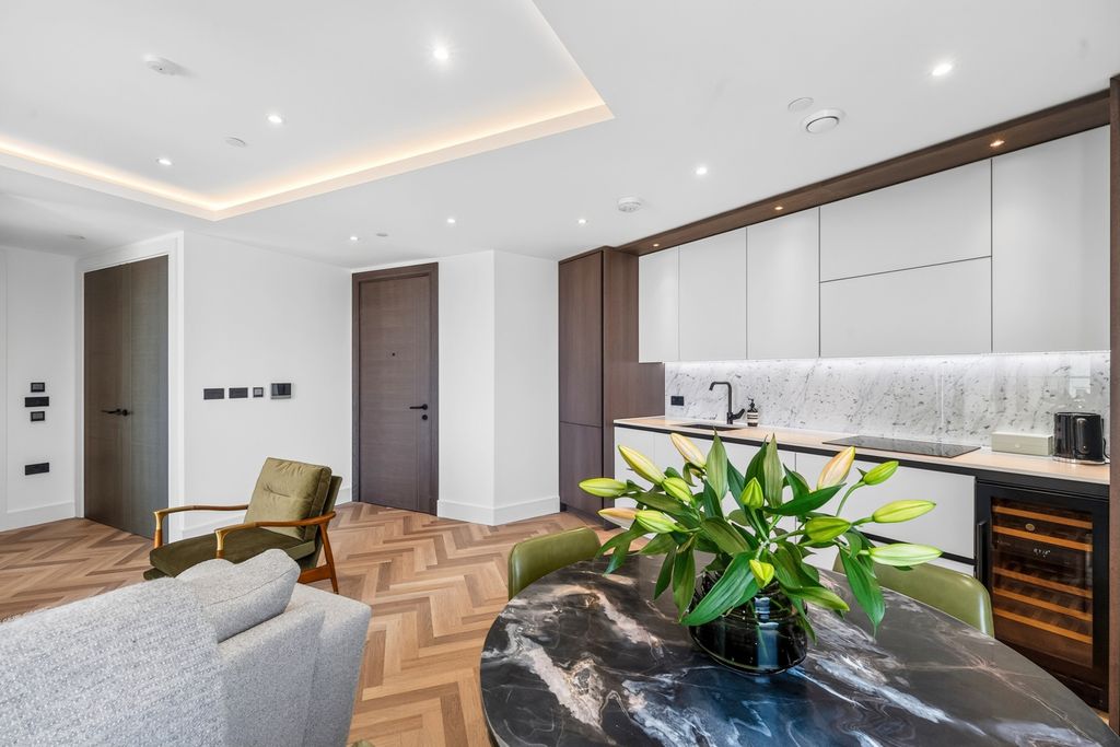 Property photo 2 of 11 Reception Room