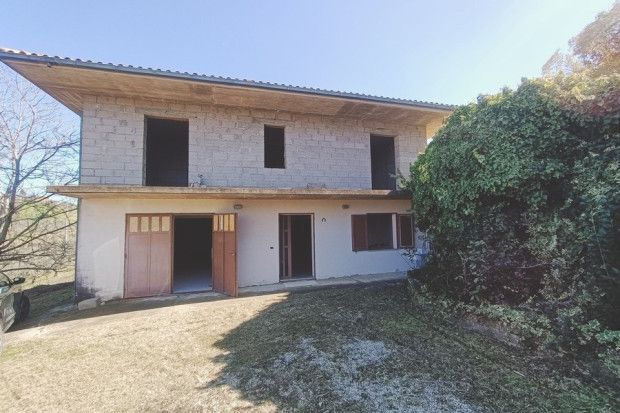 Property photo 2 of 20