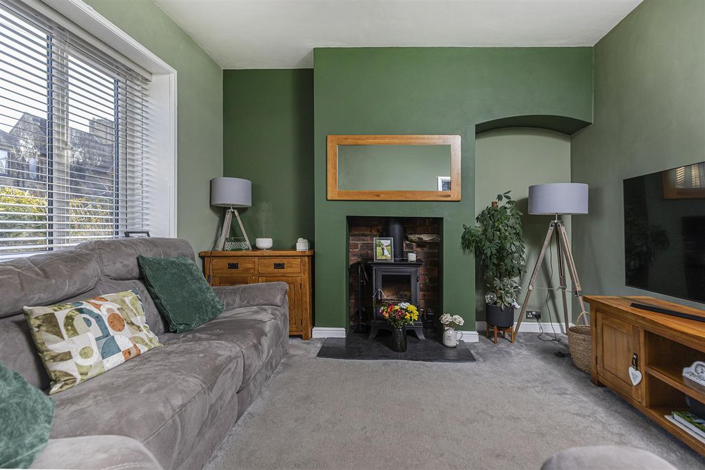 Property photo 3 of 42