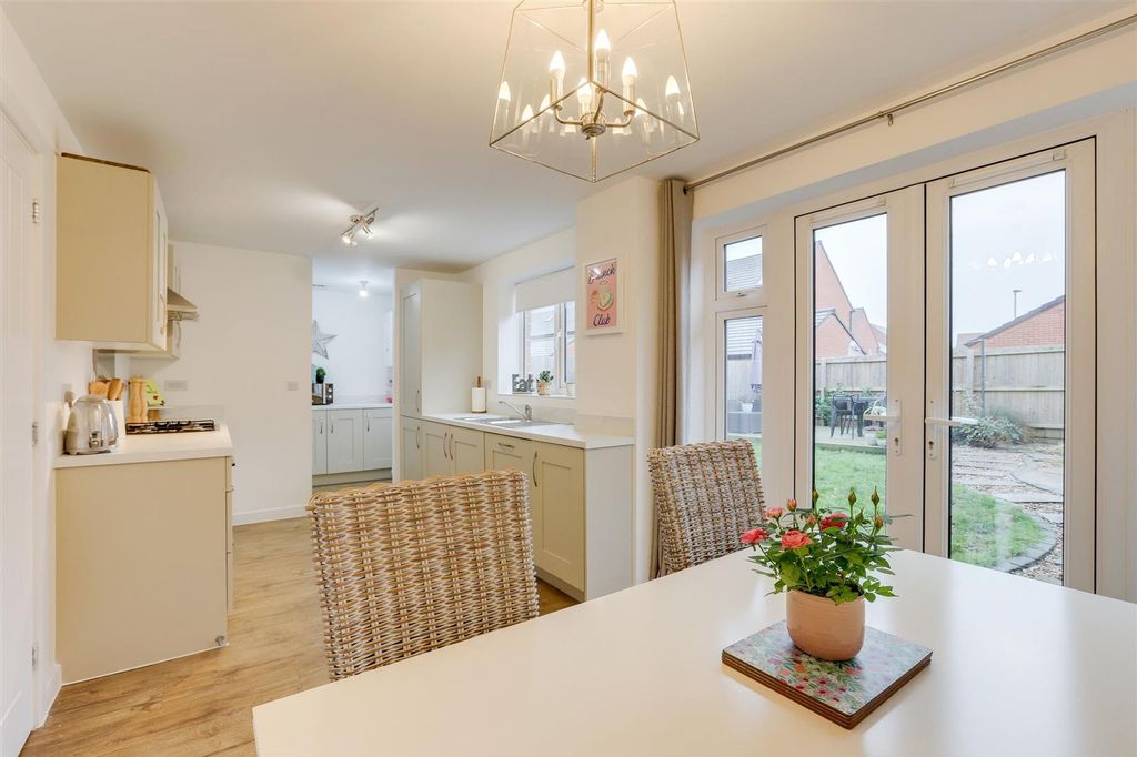 Property photo 3 of 25