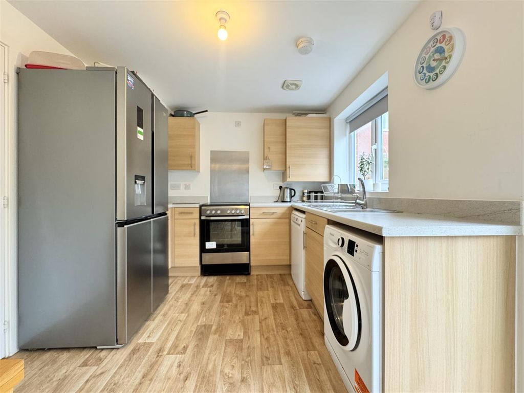 Property photo 3 of 20 Kitchen Diner