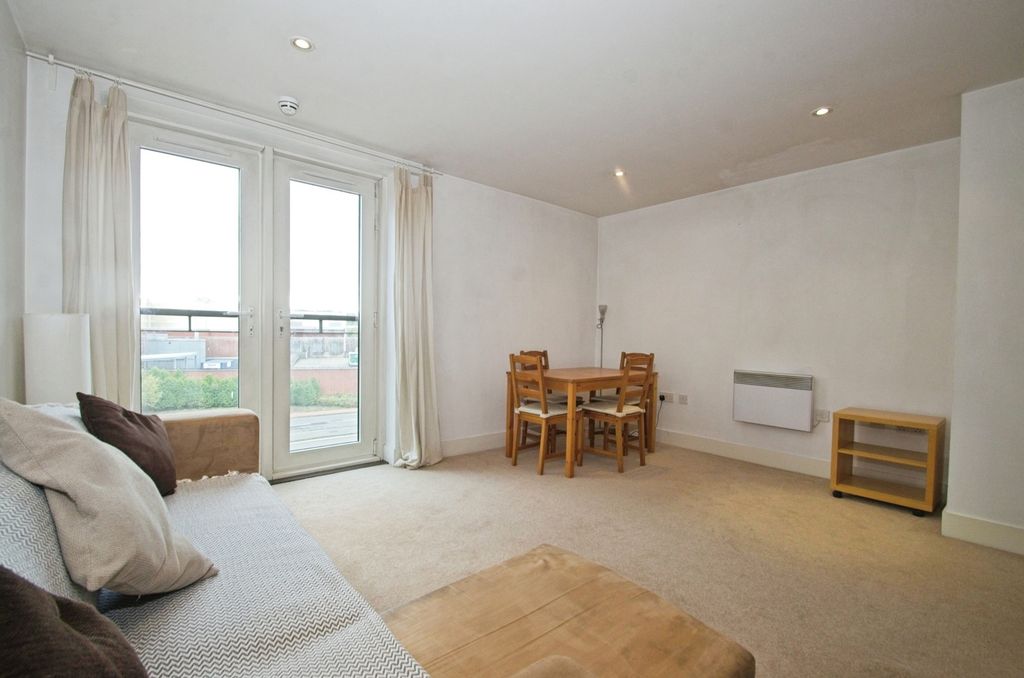 Property photo 1 of 20 Living/Dining Area