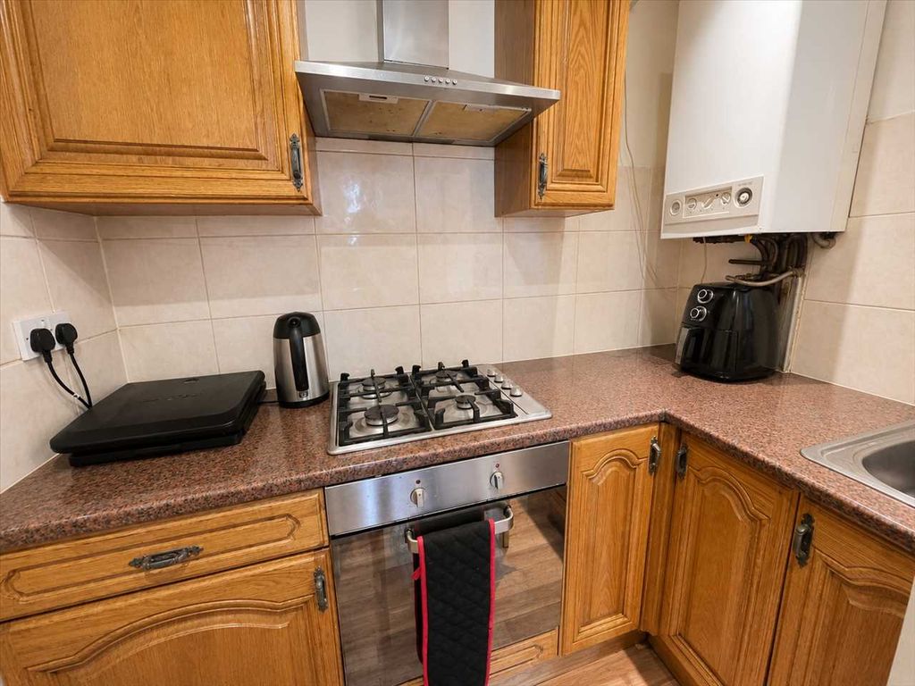 Property photo 2 of 5