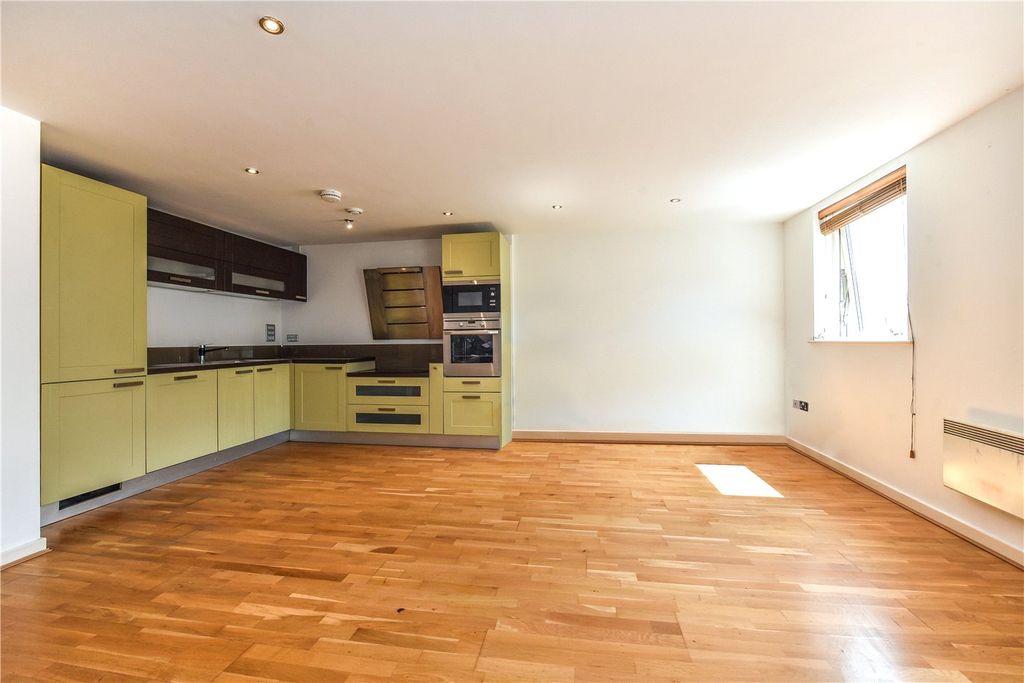 Property photo 2 of 8 Picture No. 06