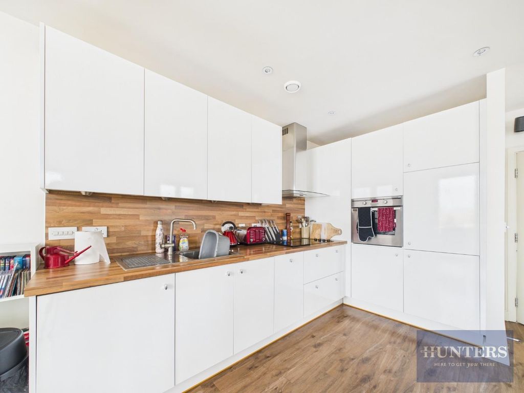 Property photo 3 of 12 Kitchen / Living Area