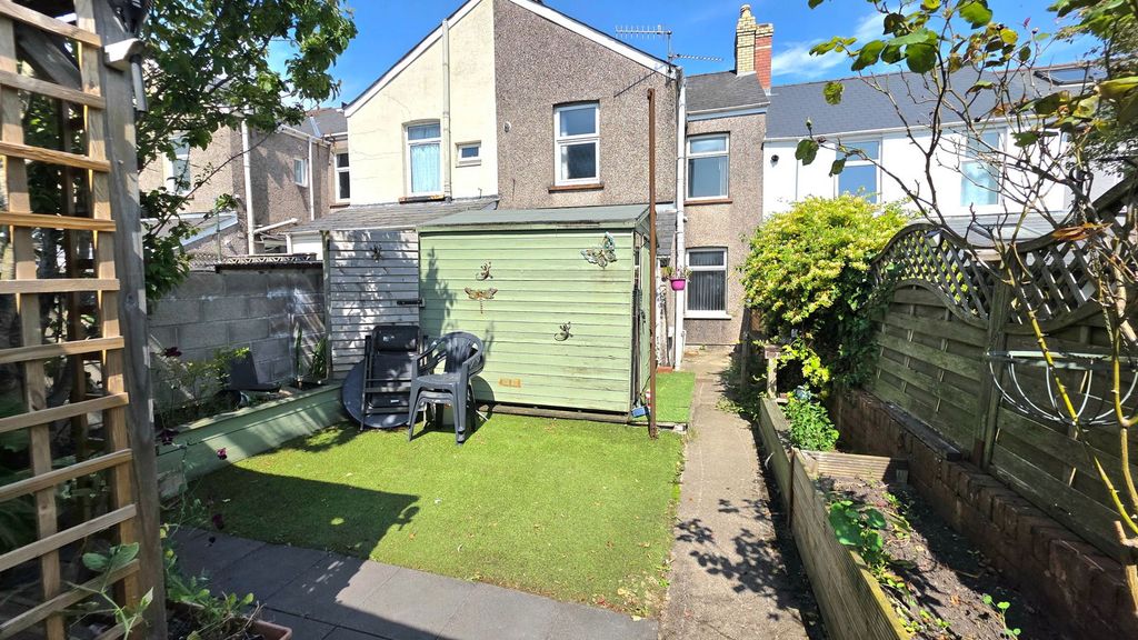 Property photo 2 of 29