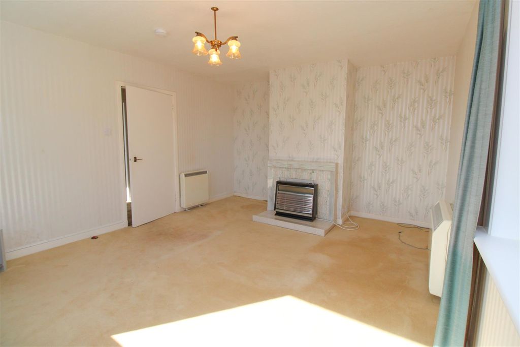 Property photo 3 of 16 Lounge.Jpg