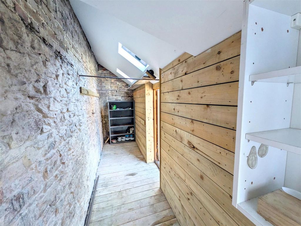 Property photo 3 of 6 Interior 1 New.Jpg