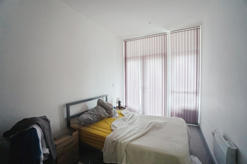 Property photo 3 of 10 Bedroom