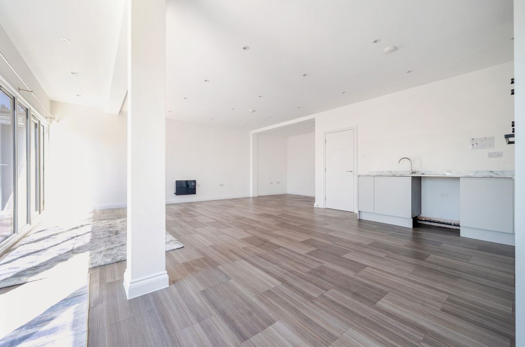 Property photo 3 of 18 26-6A7c7c9A33397-...
