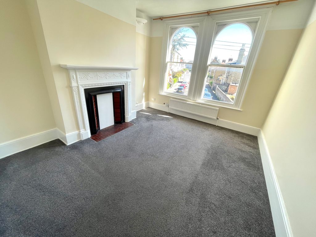 Property photo 3 of 6
