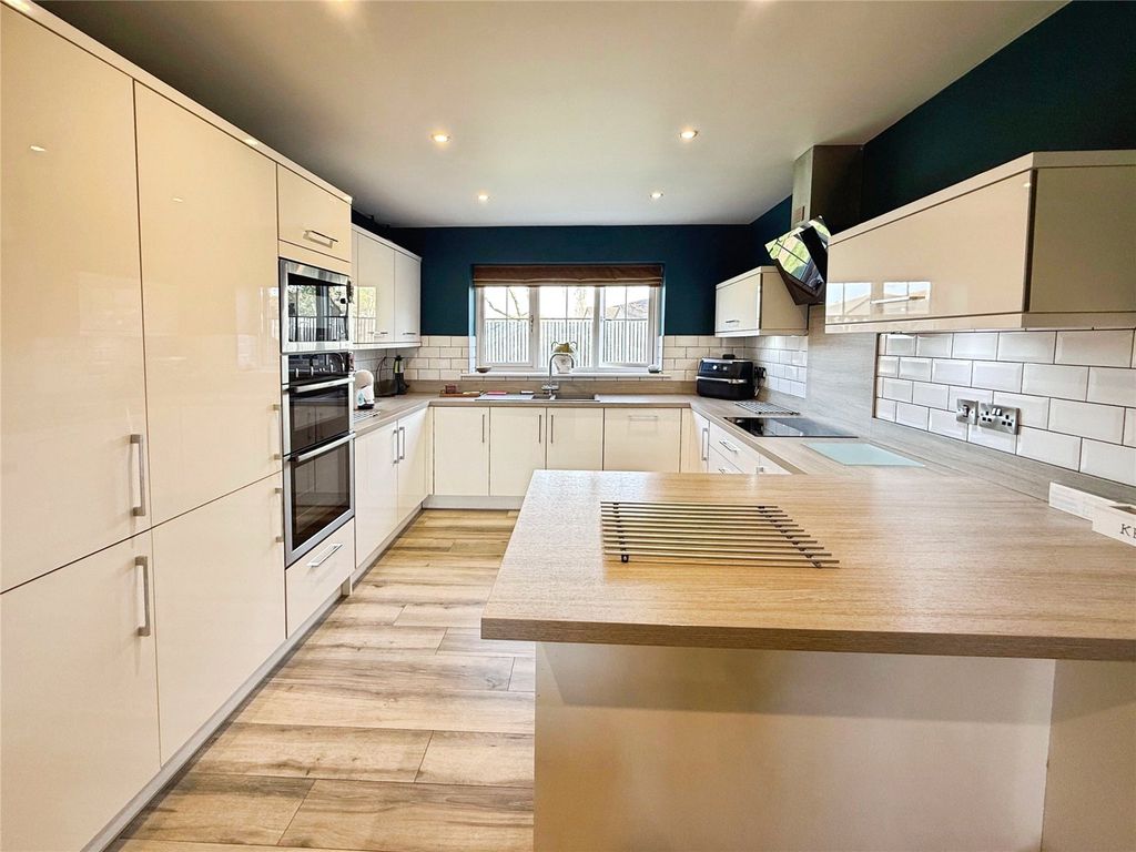 Property photo 3 of 26 Picture No. 29