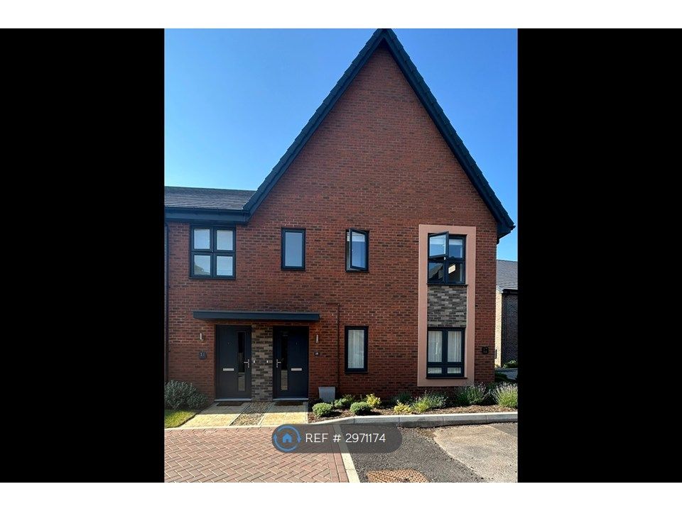 Property photo 1 of 12 First Floor Flat