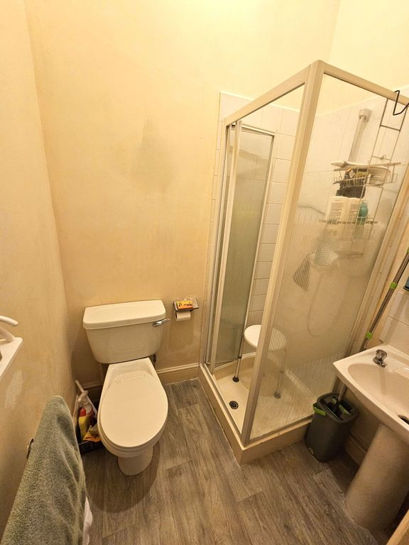 Property photo 3 of 4