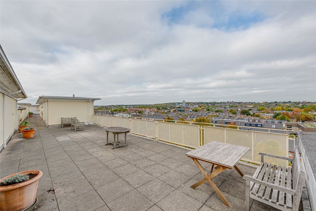 Property photo 3 of 18 Picture No. 22