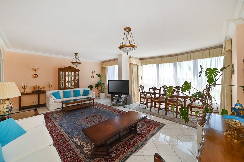 Property photo 1 of 15 67-Raynham (14).Jpg