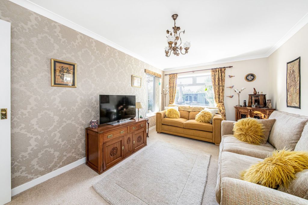 Property photo 3 of 21