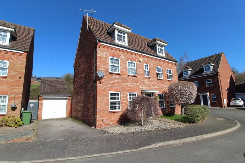 Property photo 1 of 25